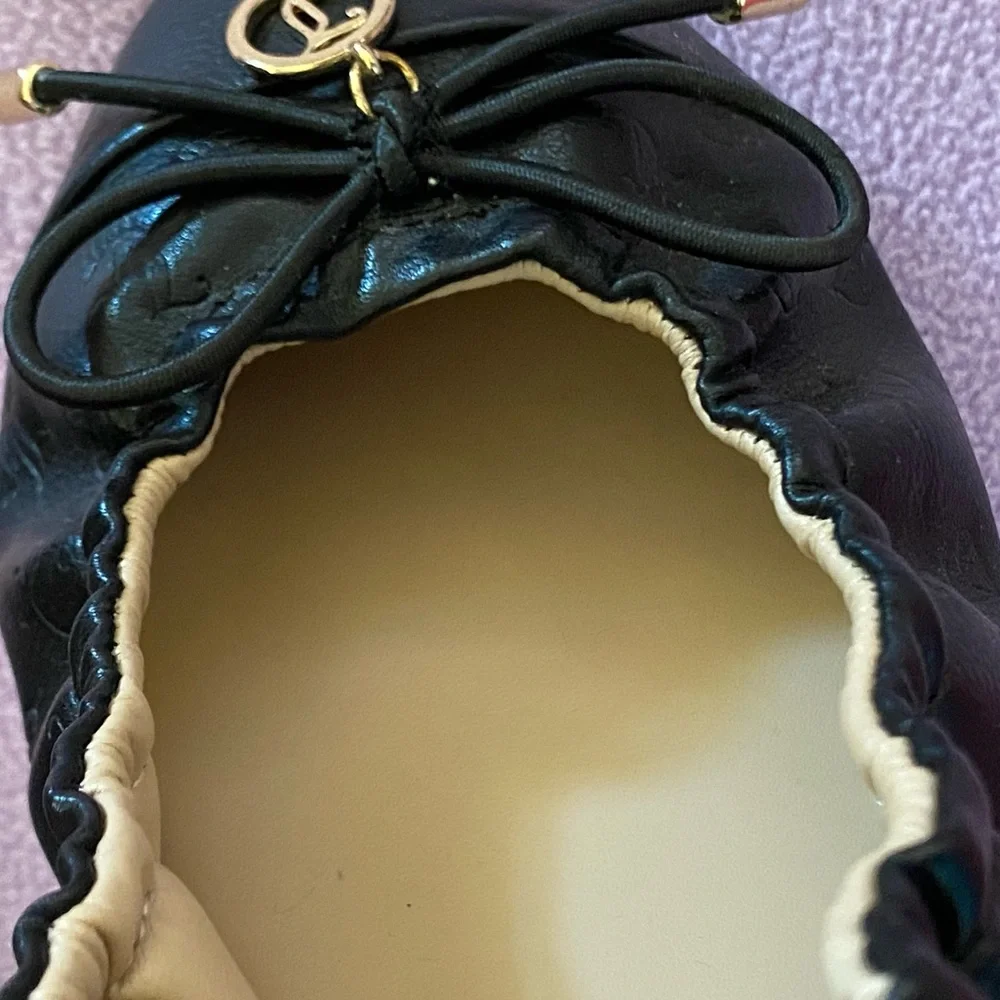 Juicy Couture Black Flats with Gold Accents - Picture 9 of 12